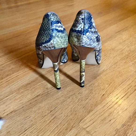 Snakeskin Worthington Heels - Picture 3 of 4